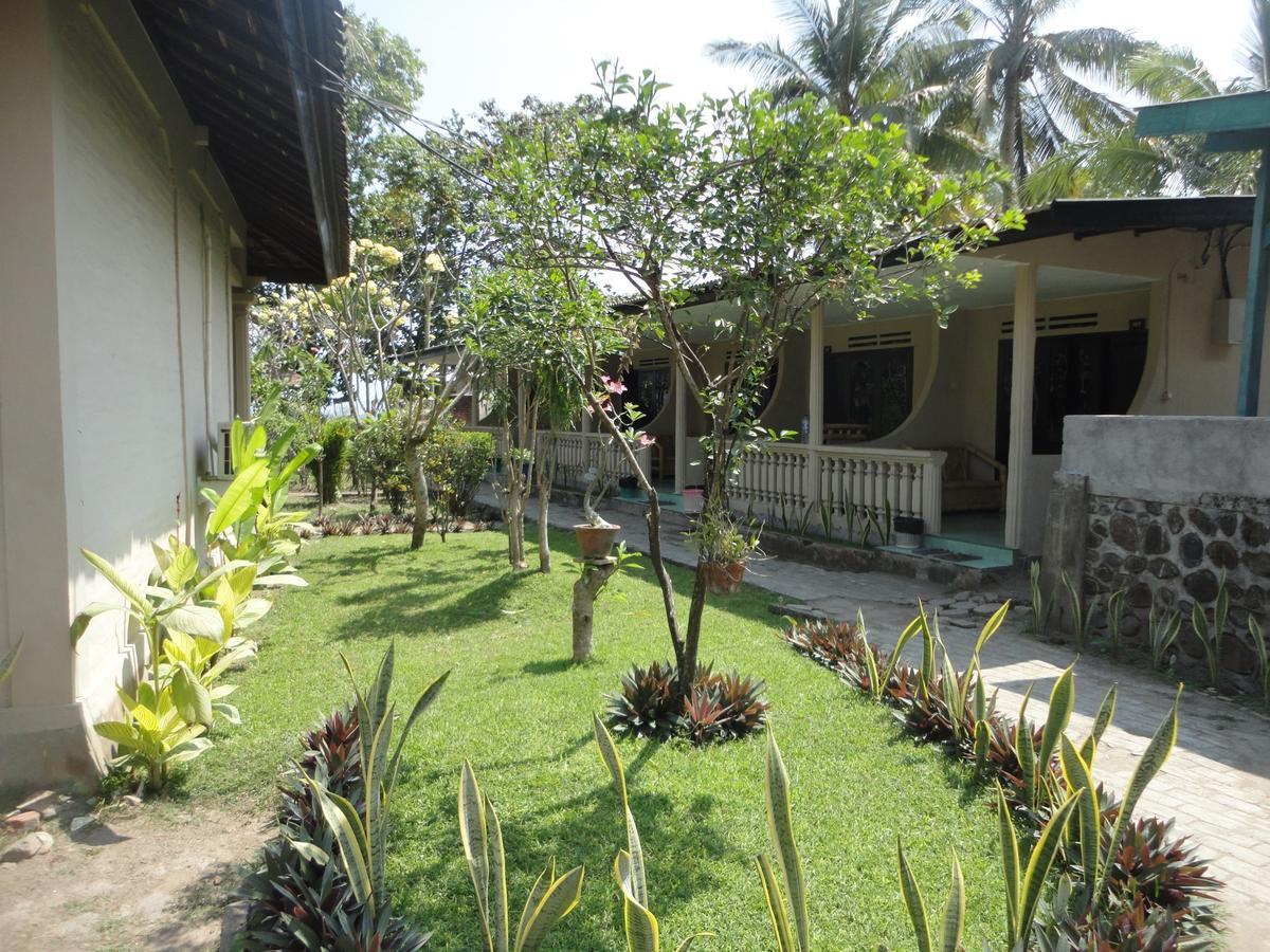 Pakuna Beach Senggigi Buitenkant foto